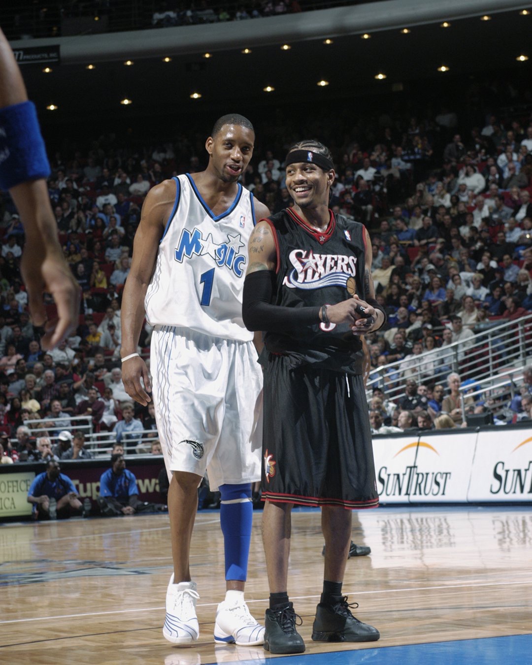 川超联赛出现暴力事件，凉山队球员比赛结束后飞踹裁判（川超联赛发生暴力冲突，凉山队员赛后飞踹裁判）