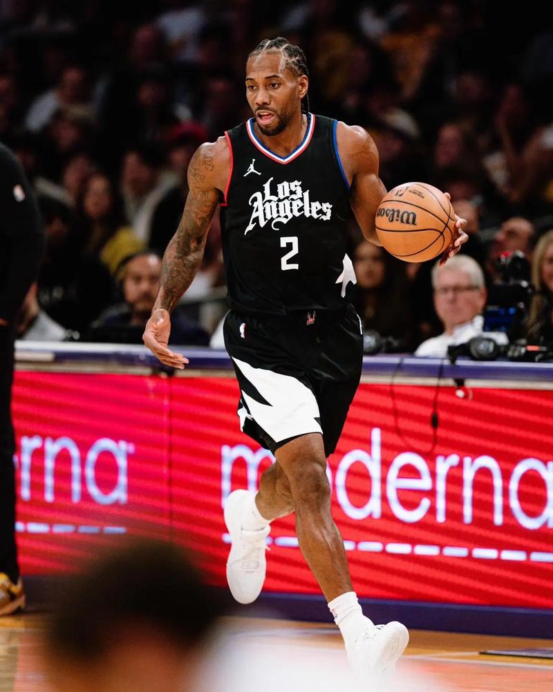 东体：申花主力赛季中后期身心疲劳，阵容一直是“明牌”状态（东体：申花主力后半程身心俱疲，阵容长期被对手看透）