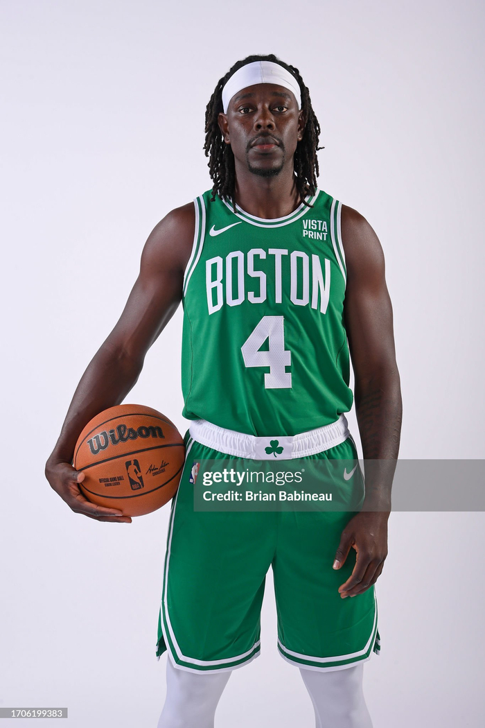 孔蒂：球员承担责任展现了成长，此刻我们不怕任何事物任何人（孔蒂：球队勇于担责体现成长，如今我们无惧任何对手与挑战）