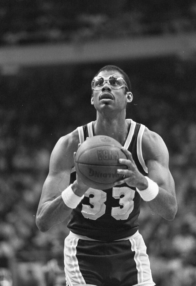 拜仁无缘追平德甲开局最长连胜纪录，各项赛事16连胜遭终结（拜仁未能追平德甲开局连胜纪录，各项赛事16连胜戛然而止）