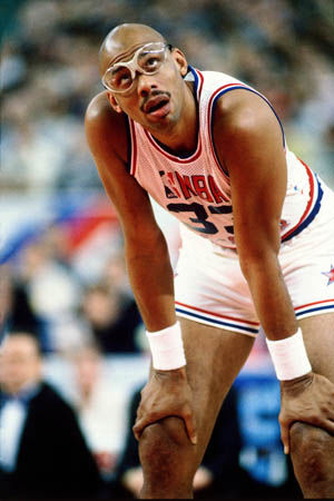 邮报：曼联与92班的关系很微妙，有时候较好有时候很差（邮报：曼联与92班关系起伏不定，时而融洽、时而紧张）