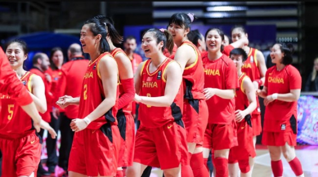 热那亚vs佛罗伦萨：洛伦佐-科隆博、厄斯蒂高首发，德赫亚、多多出战（热那亚战佛罗伦萨：洛伦佐-科隆博、厄斯蒂高先发，德赫亚与多多出场）