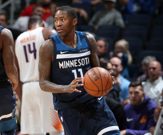 超高效率！里夫斯15投12中砍下38分8篮板（里夫斯手感炽热：15投12中砍下38分8篮板）