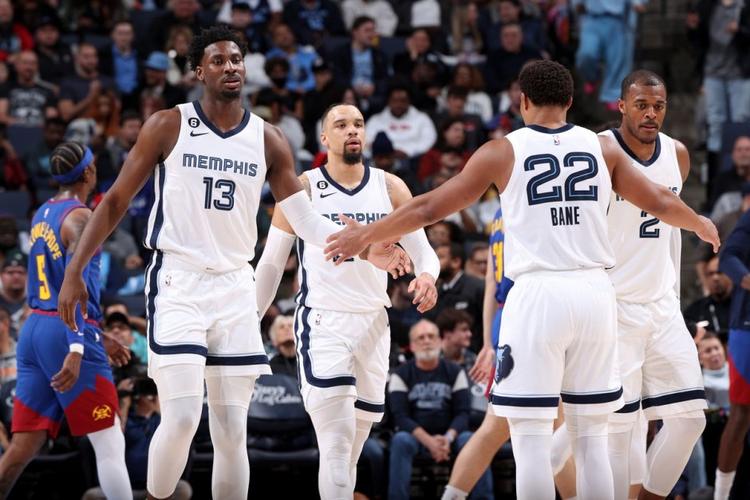 记者：兰克尔踢成都前夜溜去深圳见女友，次日回来裤裆有血（媒体称兰克尔赛前夜疑赴深圳探望女友，次日表现引发争议）